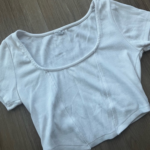 Garage Cropped Ribbed Shirt - Picture 6 of 6